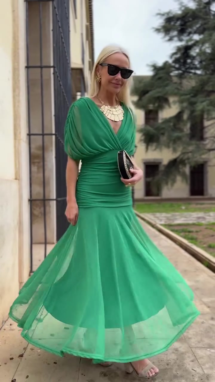 Sienna - Elegant Green Dress