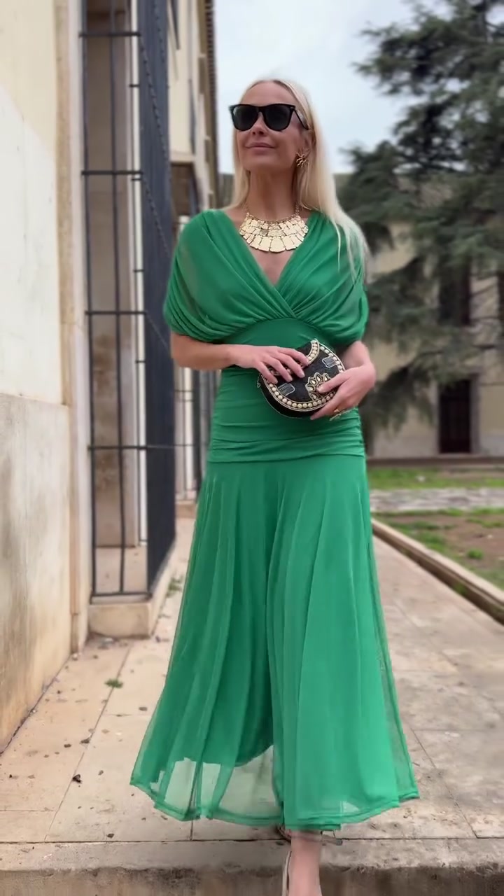 Sienna - Elegant Green Dress