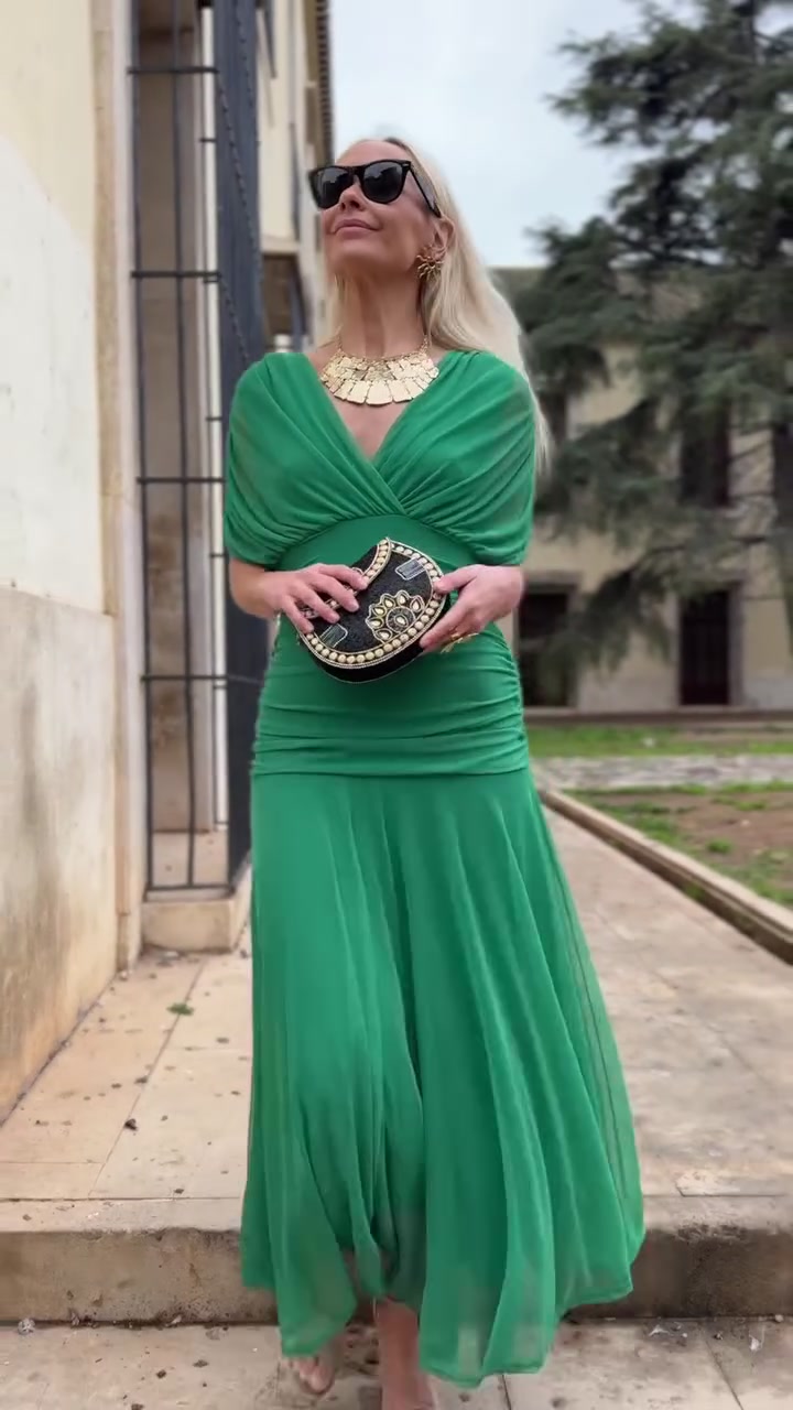 Sienna - Elegant Green Dress