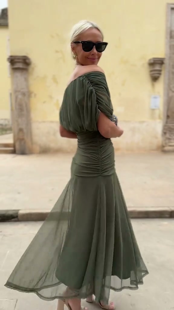 Jade - Elegant Green Dress