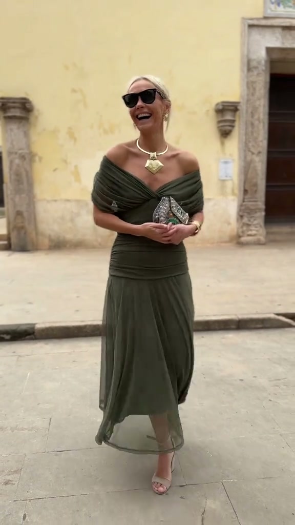 Jade - Elegant Green Dress